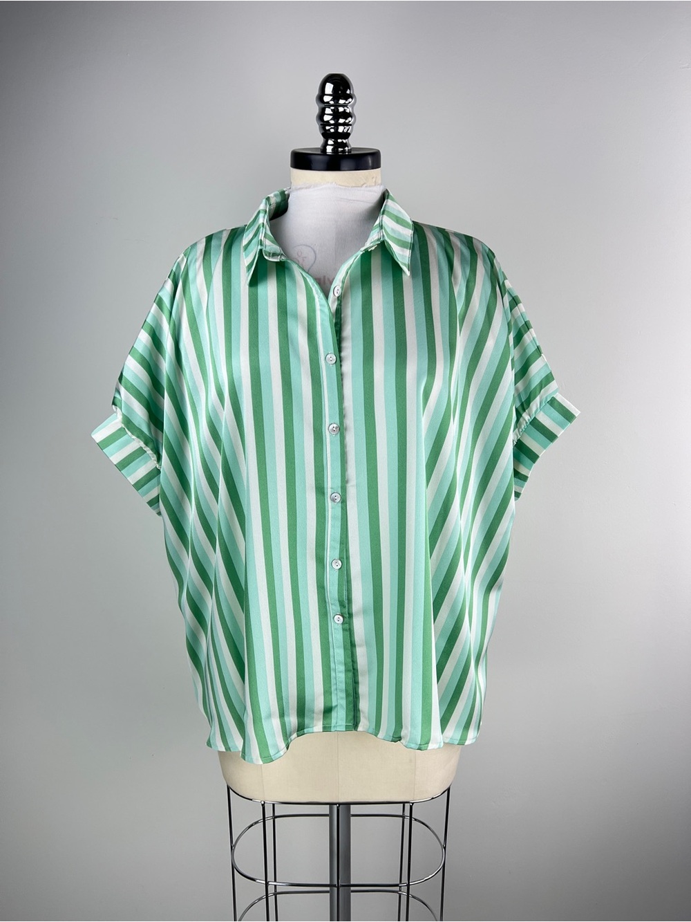 💚 3799. Oversized Green and White Vertical Stripe Button-Down Shirt